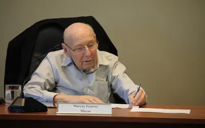 Image of Mayor Murray Fearrey taken by the Highlander sitting at Dysart Council